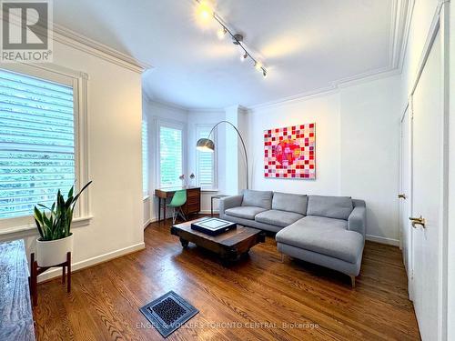 57 Metcalfe Street, Toronto, ON - Indoor Photo Showing Living Room