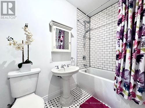 57 Metcalfe Street, Toronto, ON - Indoor Photo Showing Bathroom