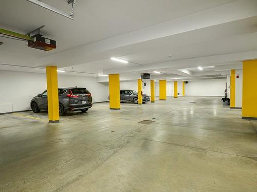 Garage - 202-910 Boul. Du Curé-Labelle, Blainville, QC - Indoor Photo Showing Garage