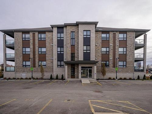 FaÃ§ade - 202-910 Boul. Du Curé-Labelle, Blainville, QC - Outdoor With Facade