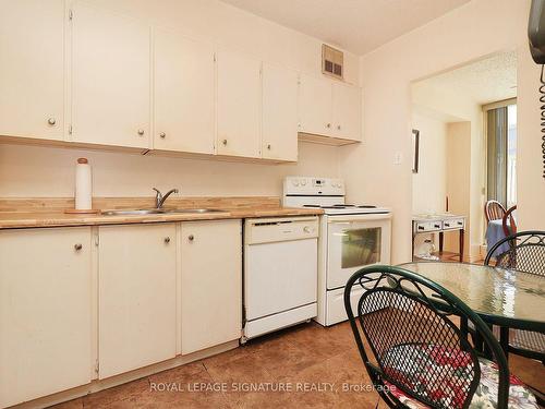 114-20 Sunrise Ave, Toronto, ON - Indoor Photo Showing Kitchen With Double Sink