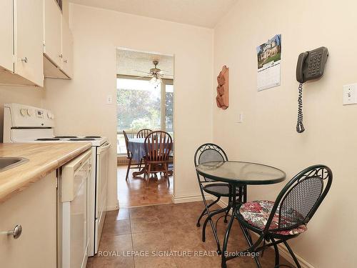 114-20 Sunrise Ave, Toronto, ON - Indoor Photo Showing Kitchen