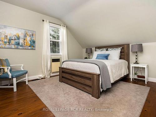 346398 Mono Centre Rd, Mono, ON - Indoor Photo Showing Bedroom