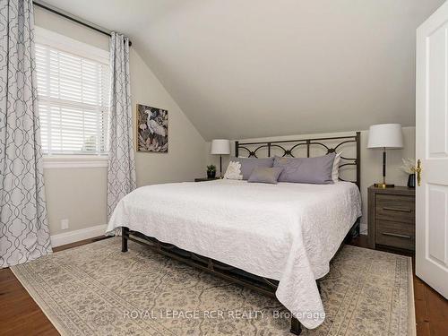 346398 Mono Centre Rd, Mono, ON - Indoor Photo Showing Bedroom