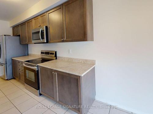 14 Longboat Run  W, Brantford, ON - Indoor Photo Showing Kitchen