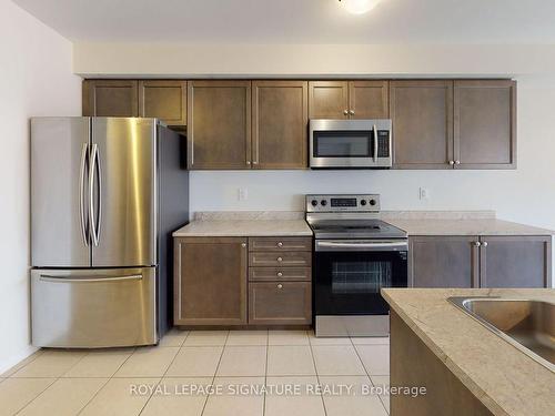 14 Longboat Run  W, Brantford, ON - Indoor Photo Showing Kitchen