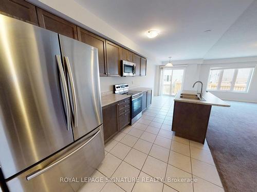 14 Longboat Run  W, Brantford, ON - Indoor Photo Showing Kitchen