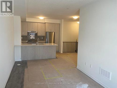 150 Honeycrisp Crescent, Vaughan, ON - Indoor Photo Showing Kitchen