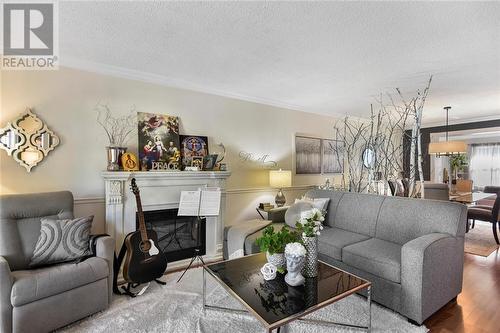 251 Colonel Douglas Crescent, Brockville, ON - Indoor Photo Showing Living Room With Fireplace