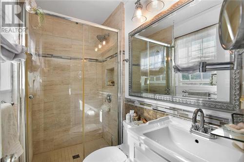 251 Colonel Douglas Crescent, Brockville, ON - Indoor Photo Showing Bathroom