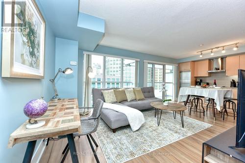 1014 - 300 Front Street, Toronto, ON - Indoor Photo Showing Living Room