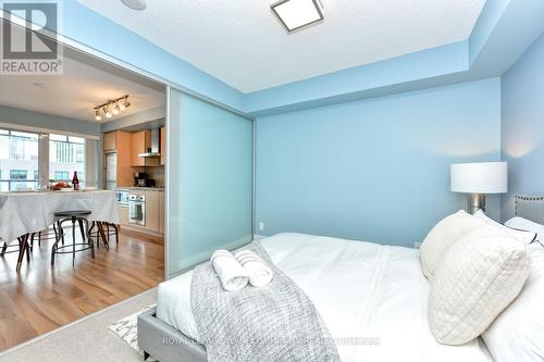 1014 - 300 Front Street, Toronto, ON - Indoor Photo Showing Bedroom