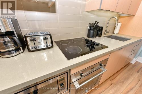 1014 - 300 Front Street, Toronto, ON - Indoor Photo Showing Kitchen