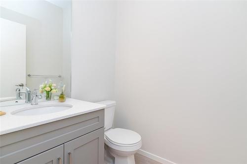 30 Saddle Creek Cove, Winnipeg, MB - Indoor Photo Showing Bathroom