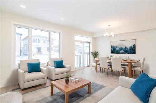 30 Saddle Creek Cove, Winnipeg, MB - Indoor Photo Showing Living Room