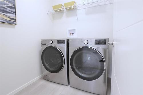 34 Saddle Creek Cove, Winnipeg, MB - Indoor Photo Showing Laundry Room