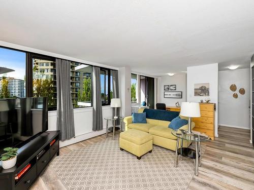 707-647 Michigan St, Victoria, BC - Indoor Photo Showing Living Room