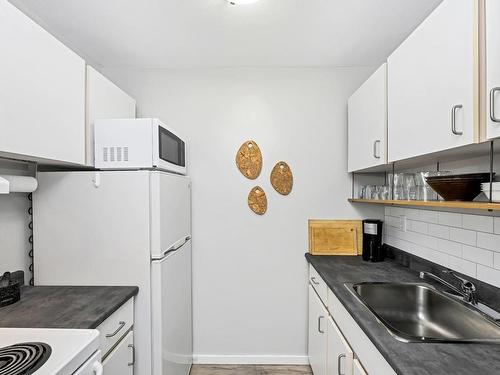 707-647 Michigan St, Victoria, BC - Indoor Photo Showing Kitchen