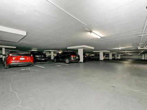 707-647 Michigan St, Victoria, BC - Indoor Photo Showing Garage