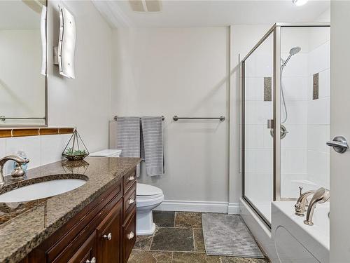 209-1335 Bear Mountain Pkwy, Langford, BC - Indoor Photo Showing Bathroom