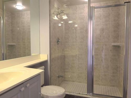 1819-80 Harrison Garden Blvd, Toronto, ON - Indoor Photo Showing Bathroom