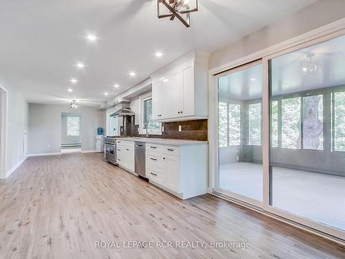 1369 Ryerson Blvd, Severn, ON - Indoor Photo Showing Kitchen