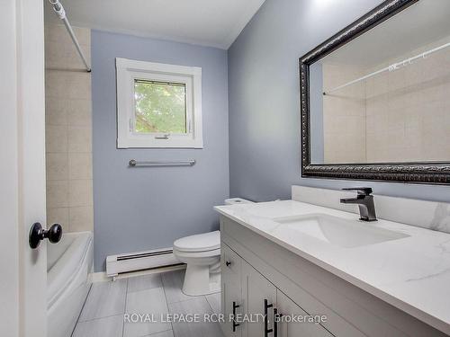 1369 Ryerson Blvd, Severn, ON - Indoor Photo Showing Bathroom