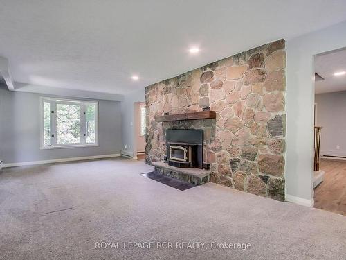 1369 Ryerson Blvd, Severn, ON - Indoor Photo Showing Living Room With Fireplace