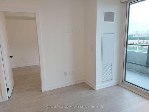 1306-3220 William Coltson Ave, Oakville, ON - Indoor Photo Showing Other Room