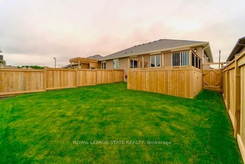 8 Harlequin Crt, St. Thomas, ON - Outdoor