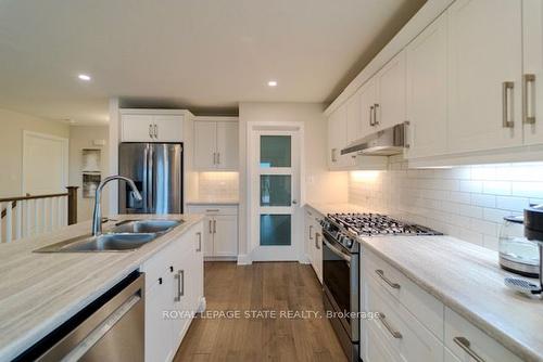 8 Harlequin Crt, St. Thomas, ON - Indoor Photo Showing Kitchen With Double Sink With Upgraded Kitchen