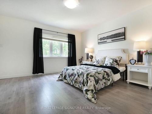 9-420 Linden Dr, Cambridge, ON - Indoor Photo Showing Bedroom