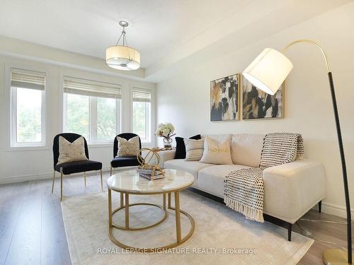 9-420 Linden Dr, Cambridge, ON - Indoor Photo Showing Living Room