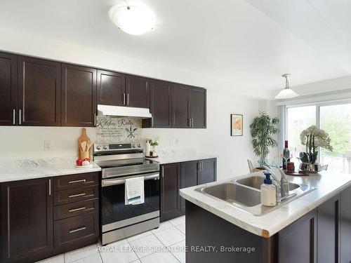 9-420 Linden Dr, Cambridge, ON - Indoor Photo Showing Kitchen With Double Sink