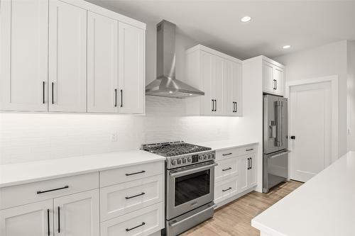 1901 Northern Flicker Court, Kelowna, BC - Indoor Photo Showing Kitchen With Upgraded Kitchen