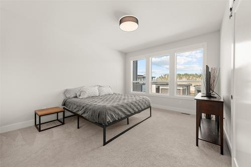 1901 Northern Flicker Court, Kelowna, BC - Indoor Photo Showing Bedroom