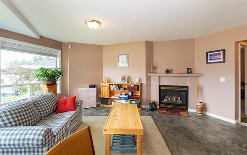 1360 12 Street, Salmon Arm, BC - Indoor Photo Showing Living Room With Fireplace