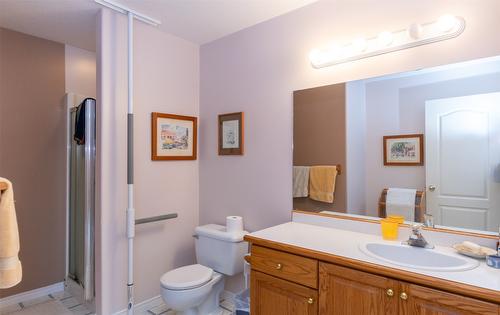 1360 12 Street, Salmon Arm, BC - Indoor Photo Showing Bathroom