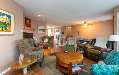 1360 12 Street, Salmon Arm, BC - Indoor Photo Showing Living Room With Fireplace