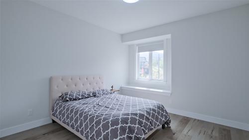 1110 Goldfinch Place, Kelowna, BC - Indoor Photo Showing Bedroom