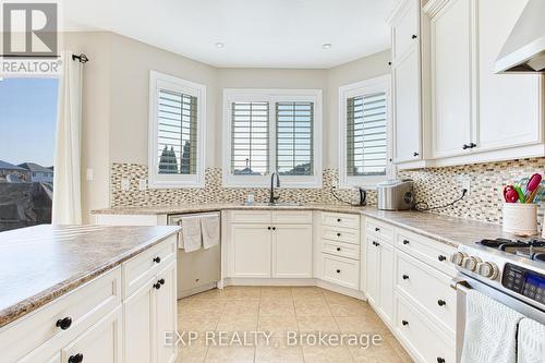 56 Nanaimo Crescent, Hamilton, ON - Indoor Photo Showing Kitchen