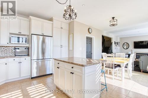 56 Nanaimo Crescent, Hamilton, ON - Indoor Photo Showing Kitchen