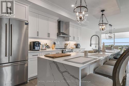 611 - 1880 Gordon Street, Guelph, ON - Indoor Photo Showing Kitchen With Stainless Steel Kitchen With Upgraded Kitchen