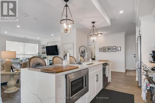 611 - 1880 Gordon Street, Guelph, ON - Indoor Photo Showing Kitchen With Upgraded Kitchen