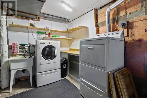 1549 Topsail Road, Paradise, NL - Indoor Photo Showing Laundry Room