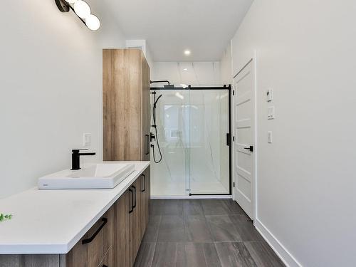 Salle de bains - 3196 Rue Thibodeau, Sainte-Julienne, QC - Indoor Photo Showing Laundry Room