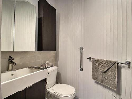 Powder room - 771 13E Avenue, Senneterre - Ville, QC - Indoor Photo Showing Bathroom