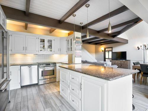 Kitchen - 3431 Ch. Du Village, Saint-Adolphe-D'Howard, QC - Indoor Photo Showing Kitchen With Upgraded Kitchen