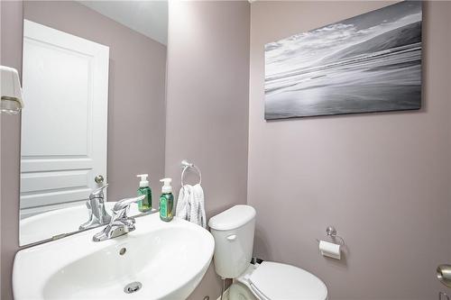 8855 Silverstar Court, Niagara Falls, ON - Indoor Photo Showing Bathroom