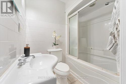 214 Chatham Street, Brantford, ON - Indoor Photo Showing Bathroom